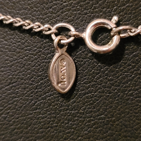 Estate Avon Two Tone Butterfly Necklace - Picture 5 of 5